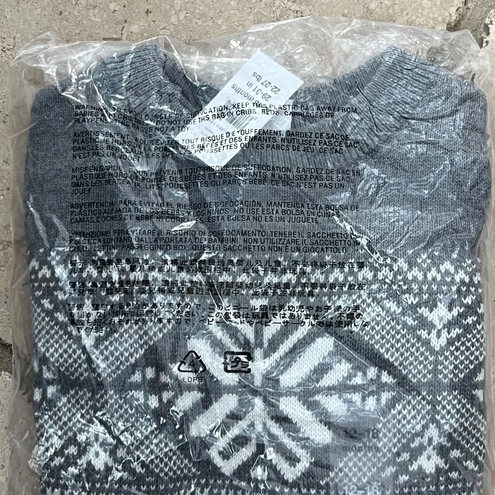 NWT Gap Gray Snowflake Sweater Boy's‎ Winter Holiday Sz 12-18 month